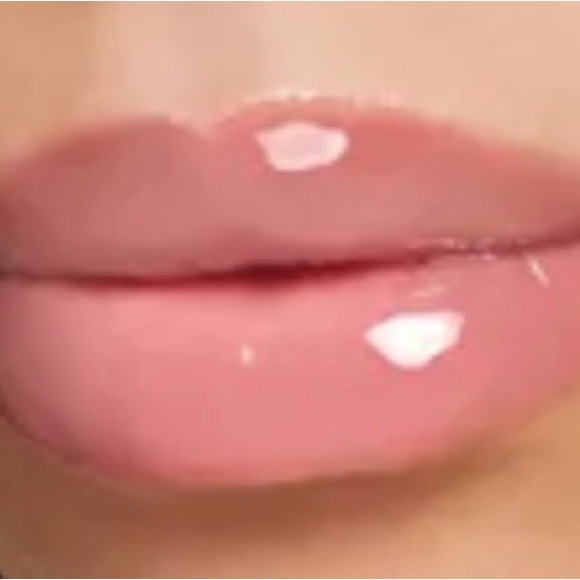 Gucci Beauty Glow Highlighter Powder & Plumping Lip Gloss Set - Picture 5 of 6